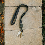 THREAD BLACK NECK LANYARD