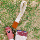 THREAD LUNA BEIGE WRIST LANYARD