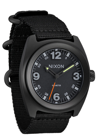 NIXON CLUTCH 42
